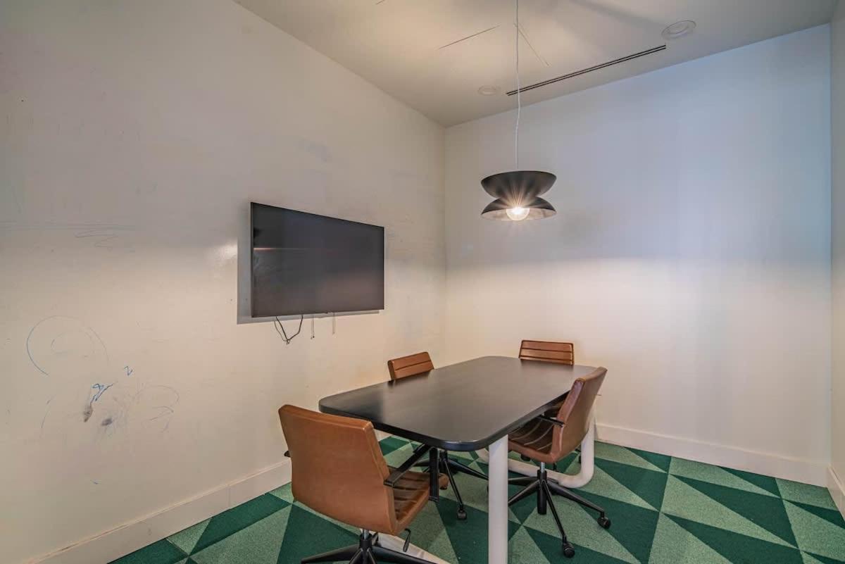 Apartamento Detailed 2Bd, Highrise Dt, Pool, Gym, Parking, Sleeps 8 Phoenix Exterior foto