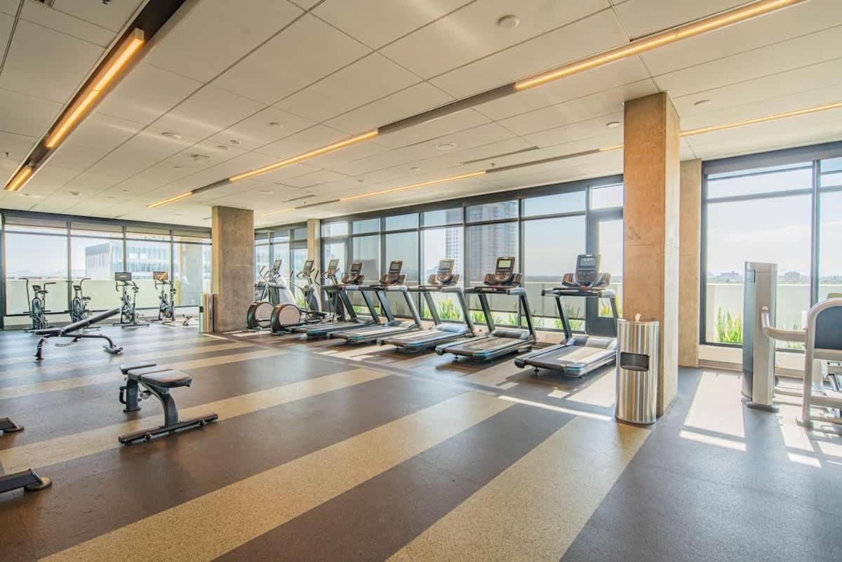 Apartamento Detailed 2Bd, Highrise Dt, Pool, Gym, Parking, Sleeps 8 Phoenix Exterior foto