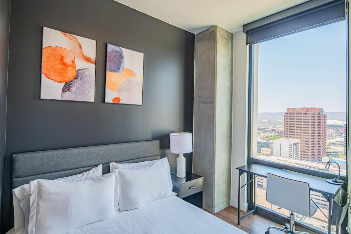 Apartamento Detailed 2Bd, Highrise Dt, Pool, Gym, Parking, Sleeps 8 Phoenix Exterior foto