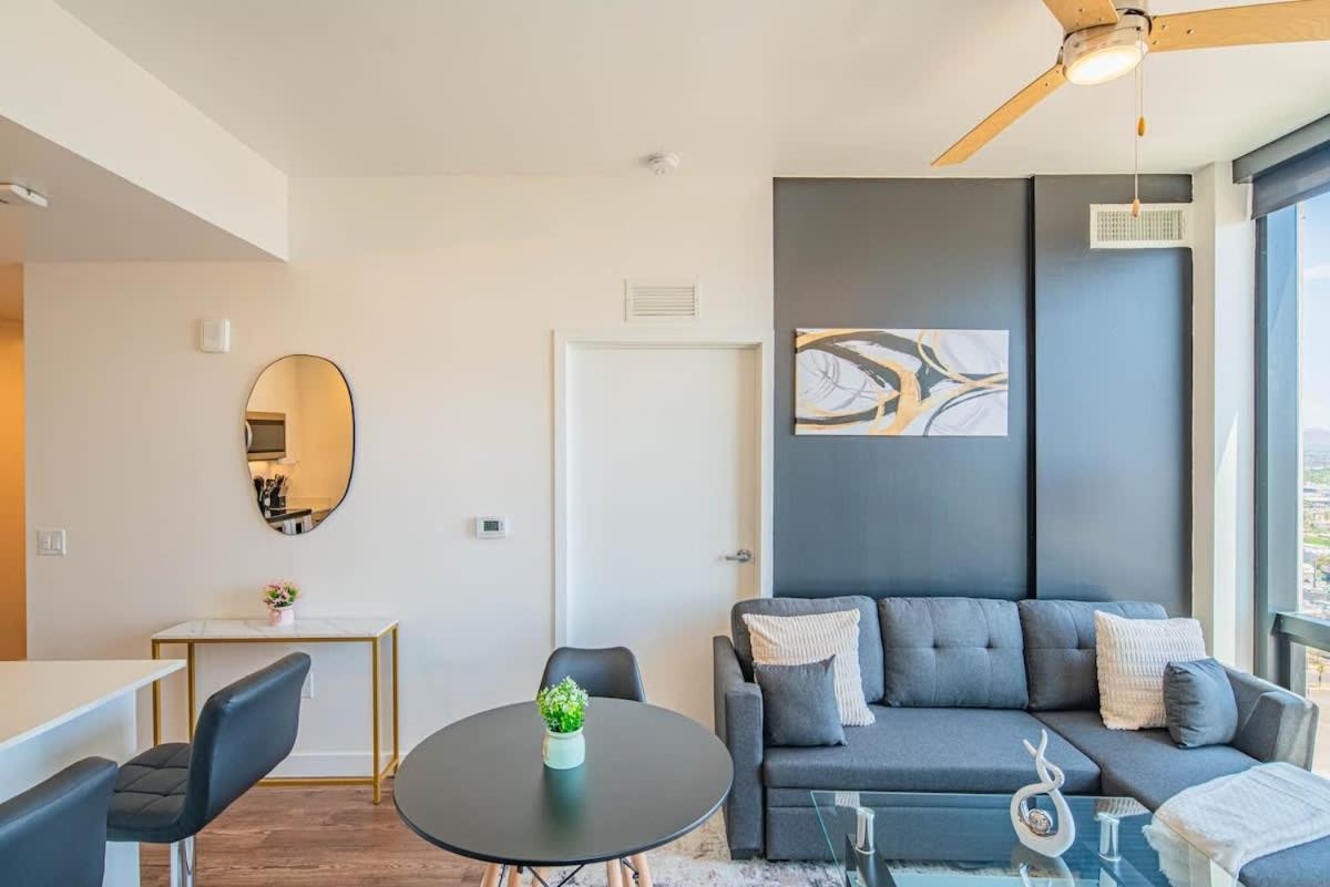 Apartamento Detailed 2Bd, Highrise Dt, Pool, Gym, Parking, Sleeps 8 Phoenix Exterior foto