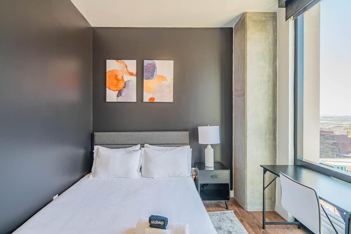 Apartamento Detailed 2Bd, Highrise Dt, Pool, Gym, Parking, Sleeps 8 Phoenix Exterior foto